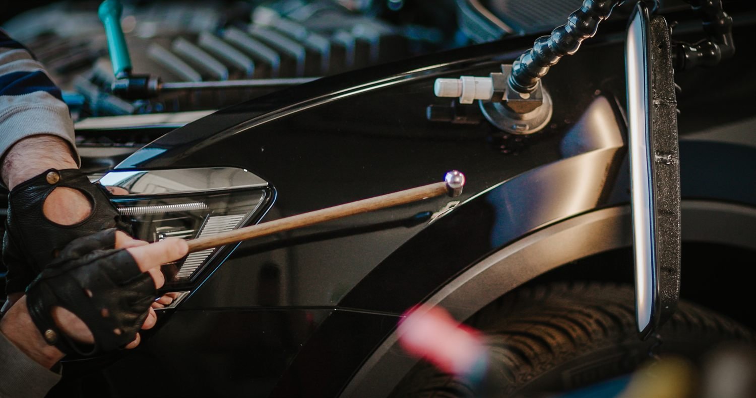 Carrosserie de précision : remodelage d'une aile sous planche de contrôle — atelier DEBOSS'LASH à Reims